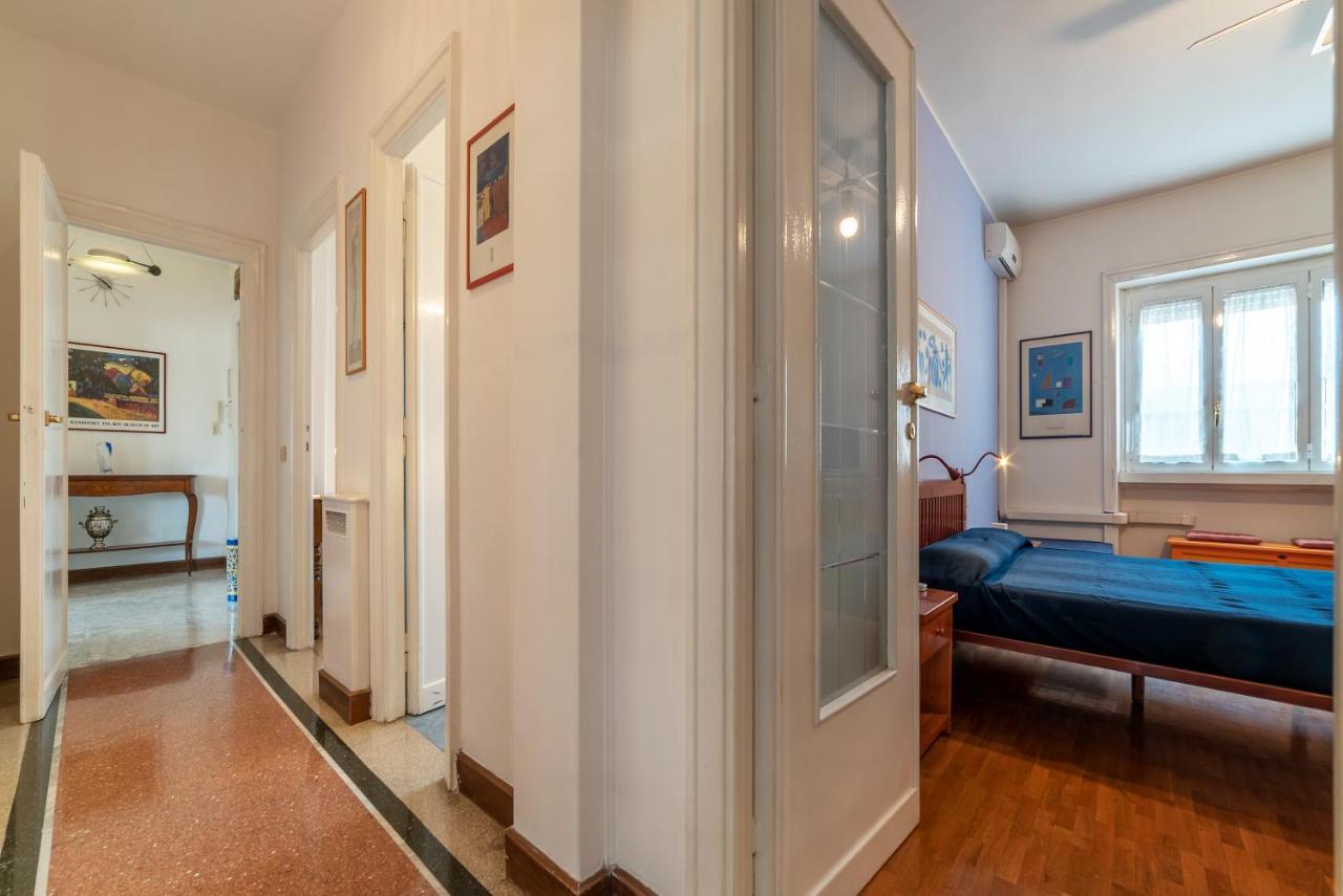 Roomy And Bright Apartment With Terrace روما المظهر الخارجي الصورة