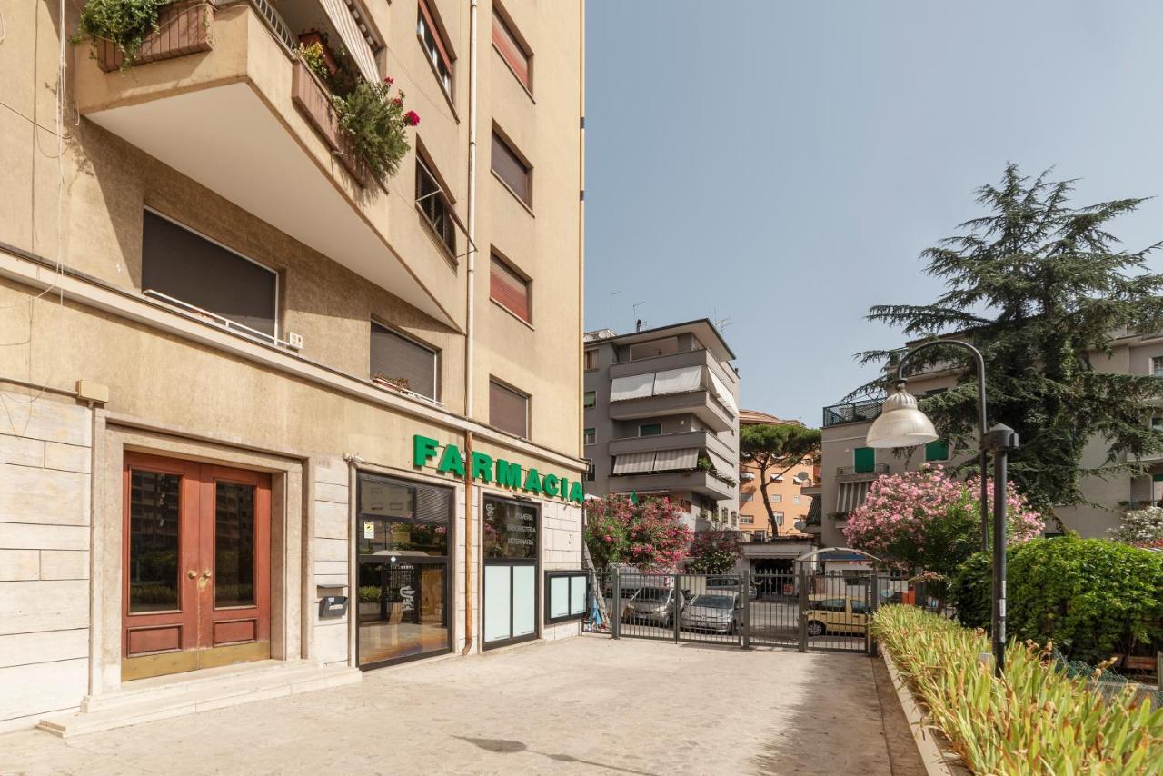 Roomy And Bright Apartment With Terrace روما المظهر الخارجي الصورة