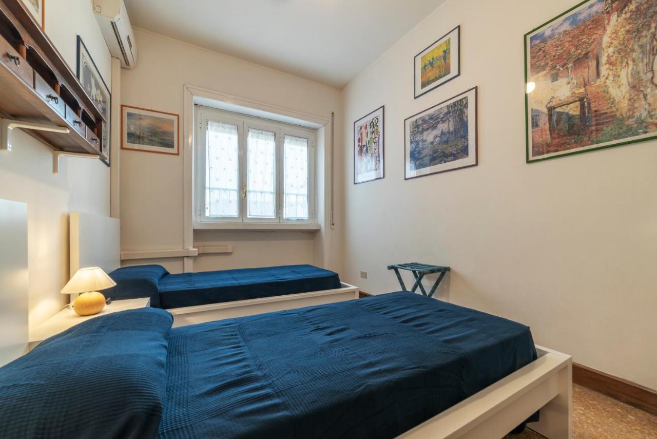 Roomy And Bright Apartment With Terrace روما المظهر الخارجي الصورة