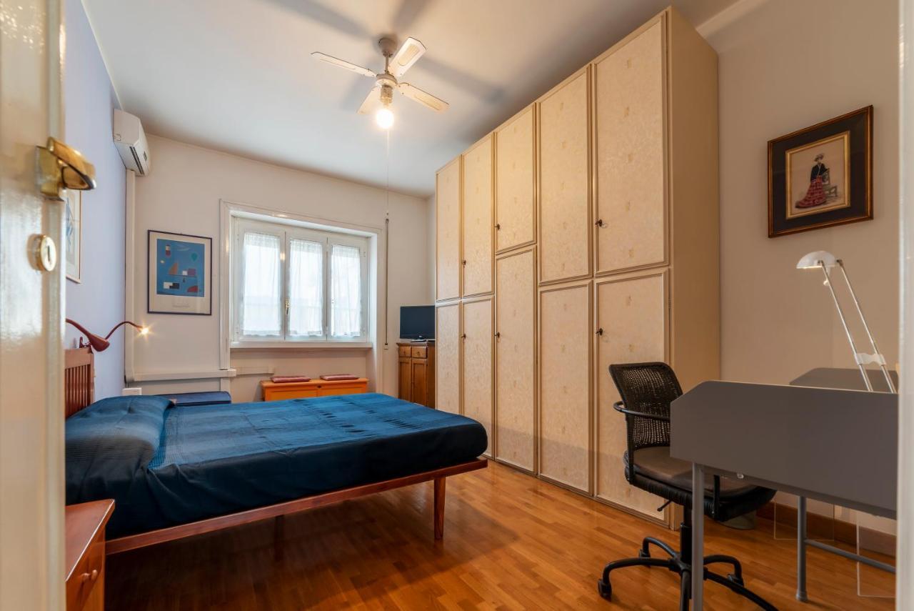 Roomy And Bright Apartment With Terrace روما المظهر الخارجي الصورة