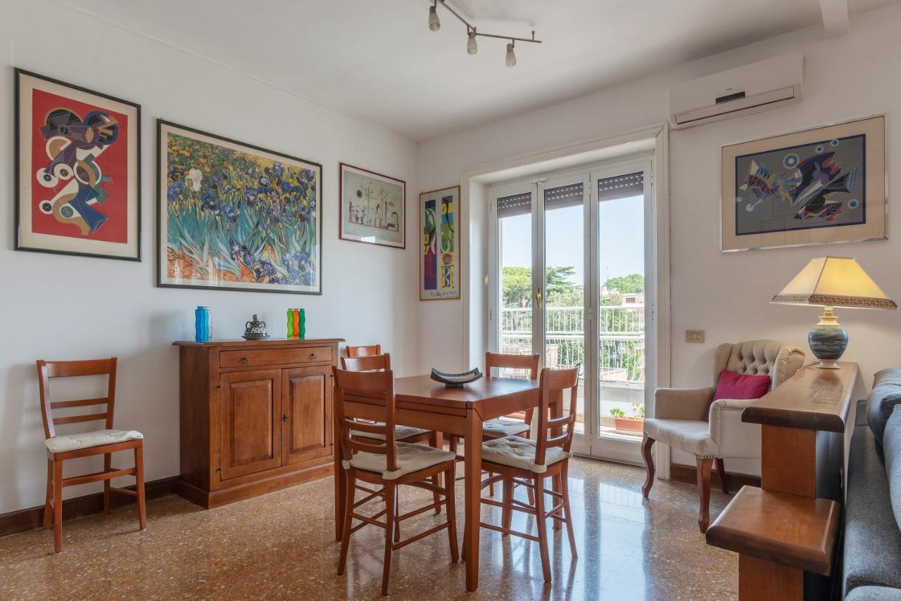 Roomy And Bright Apartment With Terrace روما المظهر الخارجي الصورة