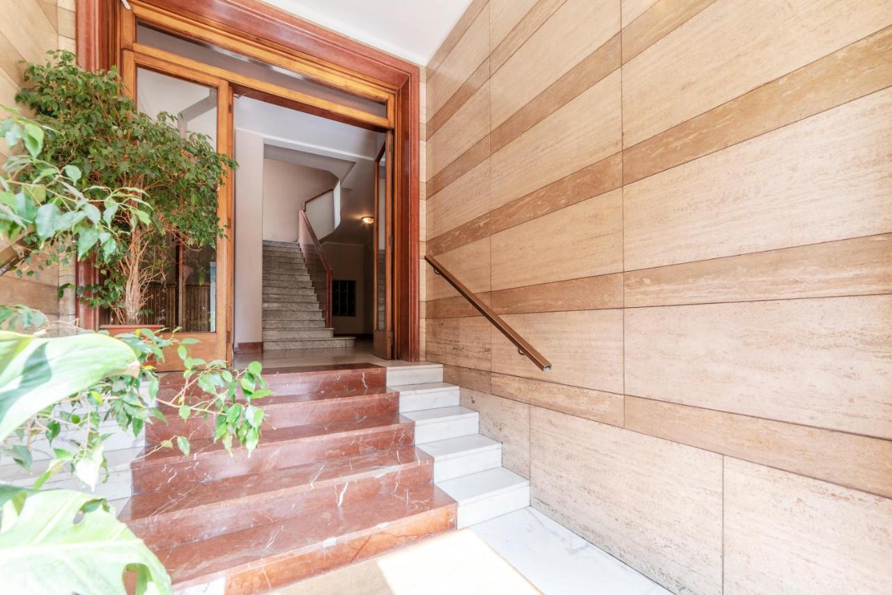 Roomy And Bright Apartment With Terrace روما المظهر الخارجي الصورة